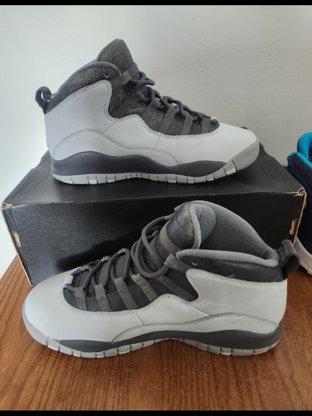 2 for 1 Air Jordan 10 size 5y - Picture 5 of 12